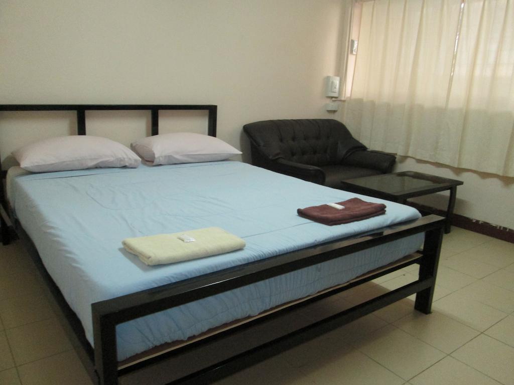 Lee House Inn Bangkok Room photo